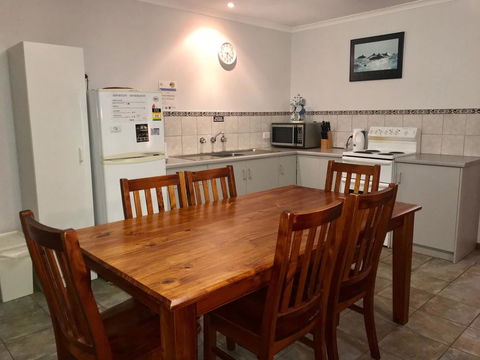 Wintersun Holiday Cottages - Accommodation QLD 2
