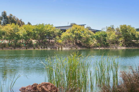 Wirraway Luxury Chalet - Accommodation QLD 0