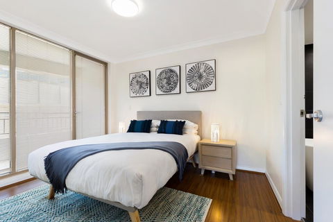 Woolloomooloo Modern Apartment 12BRK - Accommodation QLD 3