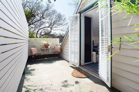 Woolwich Studio Bliss, Your Private Oasis By The Water - Accommodation QLD 3