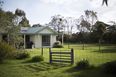 Woongara Cottage - Pet Friendly Country Retreat - Accommodation QLD 0