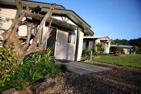 Yabbaloumba Retreat - Accommodation QLD 0