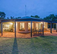 Yallingup Pet Friendly Bush Retreat - Accommodation QLD