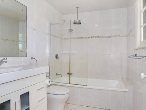 Yamba Pilot Cottage 2 - Pets Welcome - Close To Beach - Accommodation QLD 3