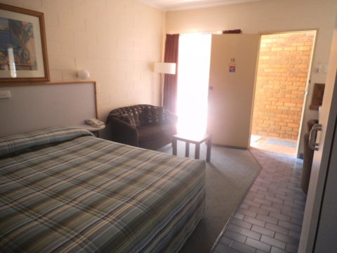 Yarragon Motel - Accommodation QLD 2