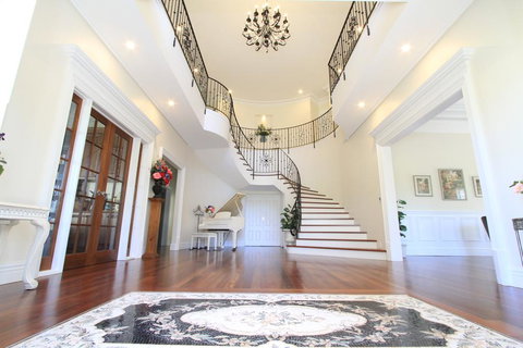 Yatahlia Manor Luxury Homestay - Accommodation QLD 2