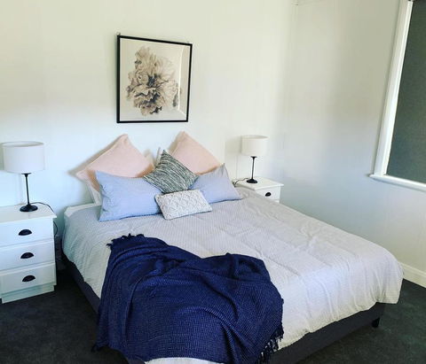 Yellow Door House Adelong - Accommodation QLD 2