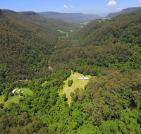 Yeola - Lush location with river access - Accommodation QLD