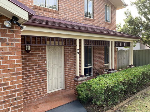 York Cosy Stays - Accommodation QLD 0