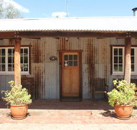York Cottages and Burnley House - Accommodation QLD