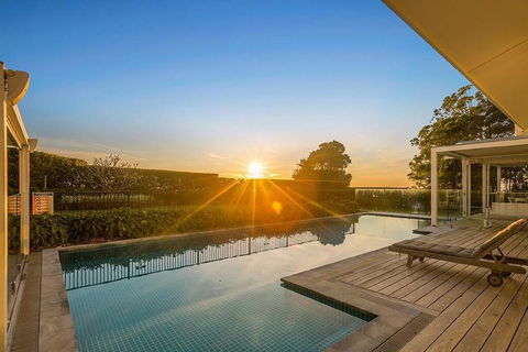 Your Luxury Escape - Trig Point - Accommodation QLD 2
