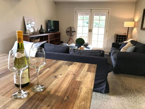 YSG The Edward Townhouse 151 - Walk To Town - Accommodation QLD 2