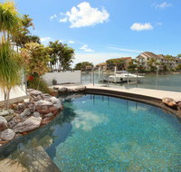 Yulunga 20 - 4 BDRM Canal Home with Pool - Accommodation QLD
