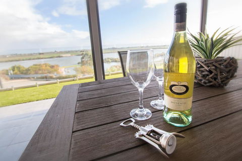 Serenity And Sweeping Murray River Views - Accommodation QLD 2