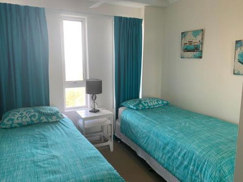 Breathtaking Views Over Currimundi Lake! - Accommodation QLD 2