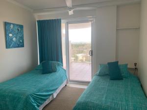 Breathtaking Views Over Currimundi Lake! - Accommodation QLD 3