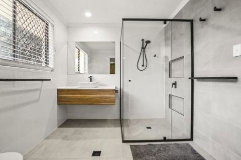 Coongarra Esplanade 41 Lakeshores - Accommodation QLD 2