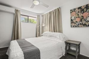 Coongarra Esplanade 41 Lakeshores - Accommodation QLD 4