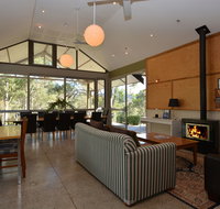 Elfin Hill Vineyard Accommodation - Accommodation QLD