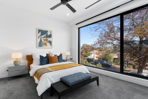 5 Ensuite Luxury Holiday House Balwyn North - Accommodation QLD 2