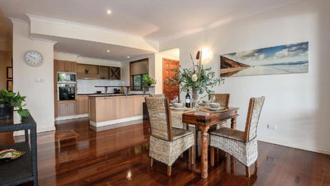 5 The Point Apartments Port Douglas - Accommodation QLD 2