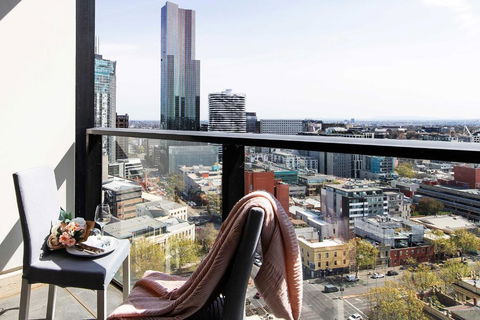 A 2BR Apt Near Melbourne Central Amazing Views - Accommodation QLD 0