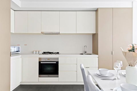 A 2BR Apt Near Melbourne Central Amazing Views - Accommodation QLD 2