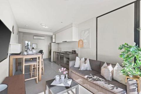 A 2BR Apt On Collins With City Views FREE Parking - Accommodation QLD 1