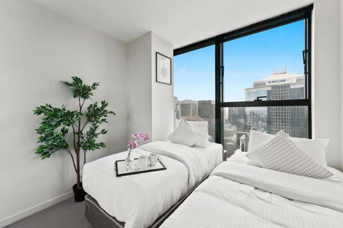 A 2BR Apt On Collins With City Views FREE Parking - Accommodation QLD 3