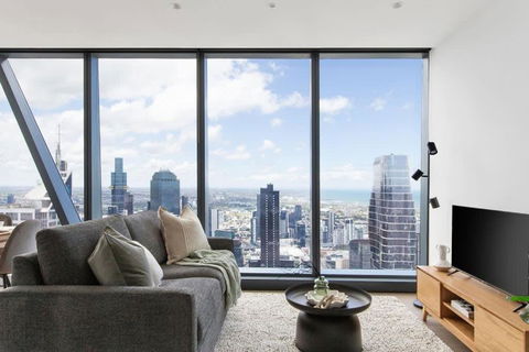 A 2BR Apt With Amazing City Views, FREE Parking - Accommodation QLD 0