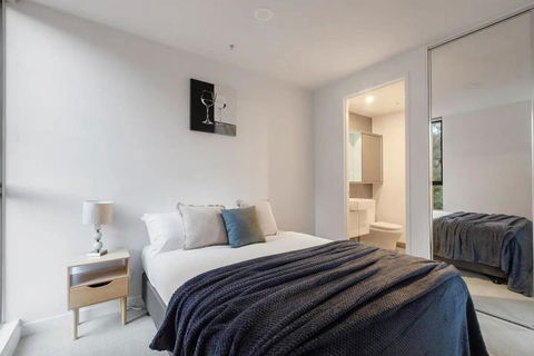 A 3BR Apt Next To Melbourne Zoo FREE Parking - Accommodation QLD 1
