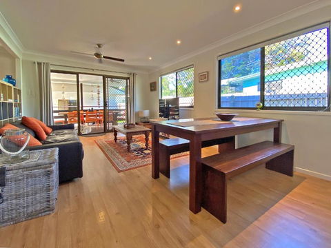 A AMITY BEACH BABY - Accommodation QLD 3