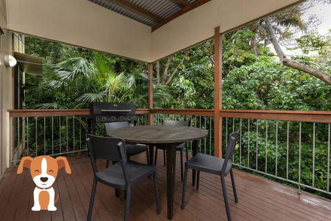 A Beach House - Accommodation QLD 0