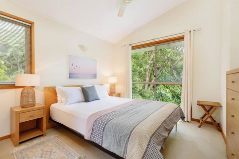 A Beach House - Accommodation QLD 1