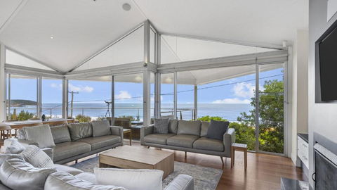 A Beachside Getaway - 8 - Accommodation QLD 3