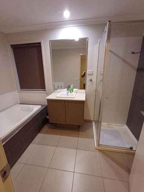 A Beautiful And Spacious Home - Accommodation QLD 4