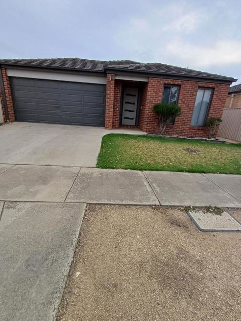 A Beautiful And Spacious Home. - Accommodation QLD 0