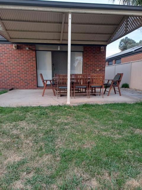 A Beautiful And Spacious Home. - Accommodation QLD 2