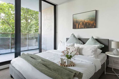 A Central Apt Right Next To Southern Cross - Accommodation QLD 0