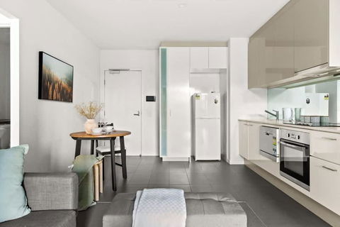 A Central Apt Right Next To Southern Cross - Accommodation QLD 3