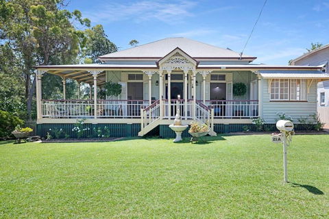 A Charming Queenslander - Accommodation QLD 4