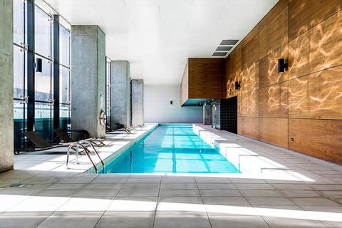 A Chic 2BR Apt City Views Near Southern Cross - Accommodation QLD 2
