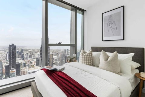 A Chic 2BR Apt With Panoramic Views FREE Parking - Accommodation QLD 2