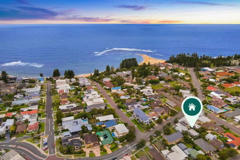 A Chic Coastal Hideaway At Toowoon Bay Beach - Accommodation QLD 3