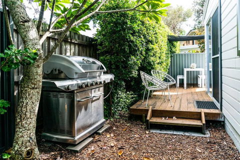 A Chic Coastal Hideaway At Toowoon Bay Beach - Accommodation QLD 4