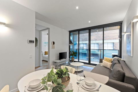 A Chic & Comfy 2BR Apt Near Federation Square - Accommodation QLD 4