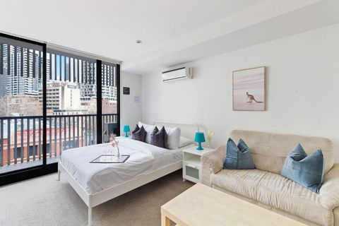 A Chic Studio Only A 4-min Walk To Victoria Market - Accommodation QLD 3