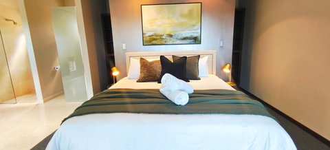 A La Plage Beach House - Accommodation QLD 1