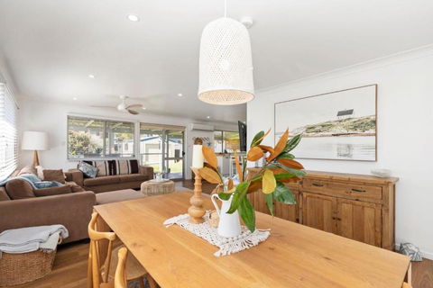 A Little Ocean Breeze - Accommodation QLD 3