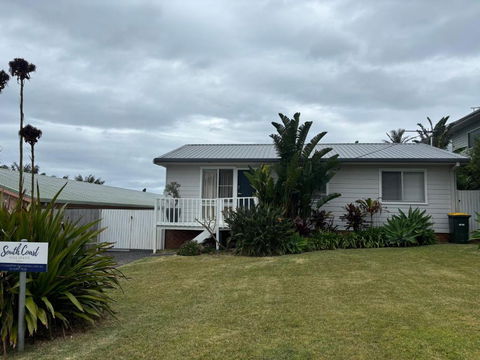 A Little Ocean Breeze - Accommodation QLD 1